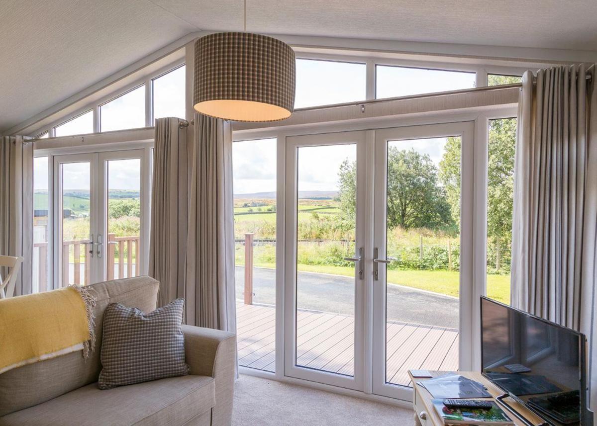 Great Harlow Views Newby  外观 照片