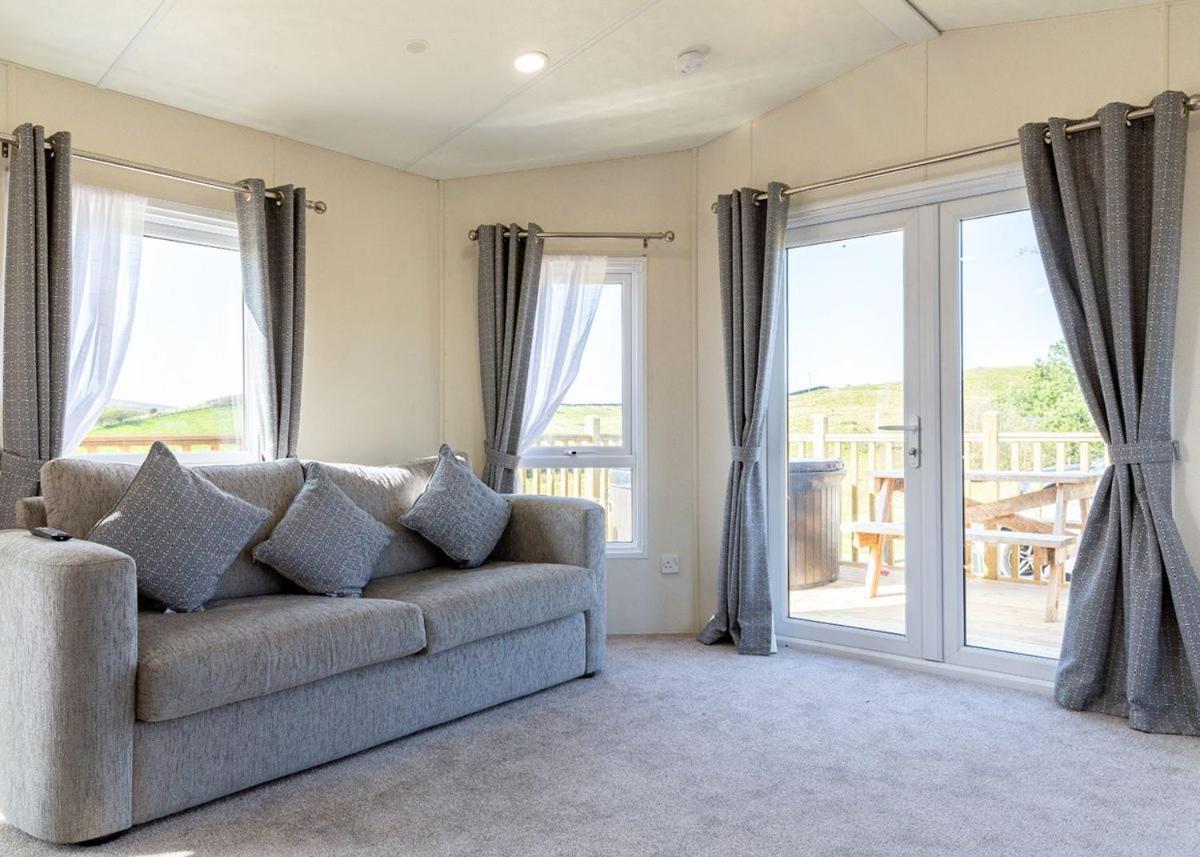 Great Harlow Views Newby  外观 照片